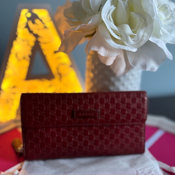 GUCCI Wallet, zipper around with ID pocket in very good condition, red color - Picture 11 of 11